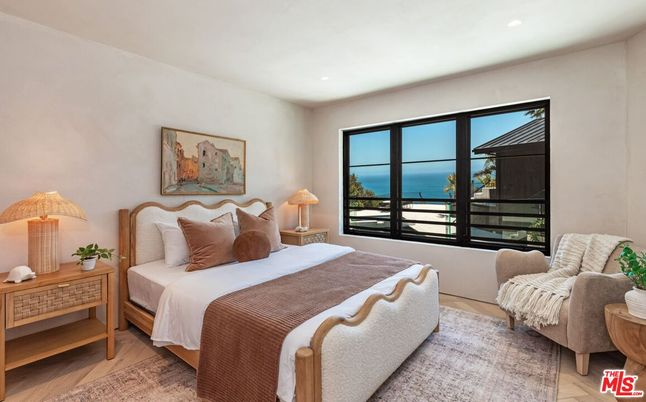 Bedroom, Interior, Recessed Lighting, Water, Wood Texture Flooring