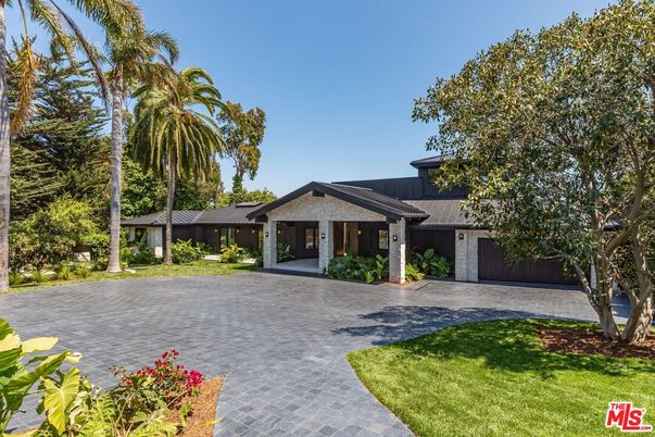 Attached, Backyard, Exterior, Facade, Ranch