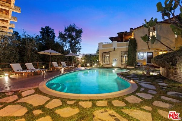 Exterior, Pool