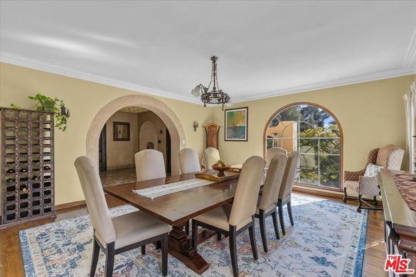 Chandelier, Dining room, Interior, Pendant Lights, Wood Texture Flooring