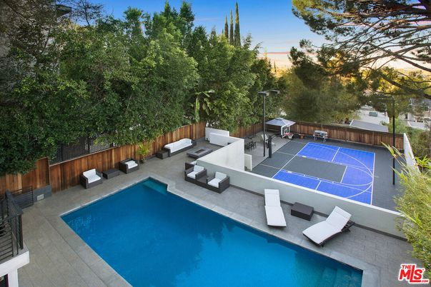 Exterior, Pool, Tennis Courts