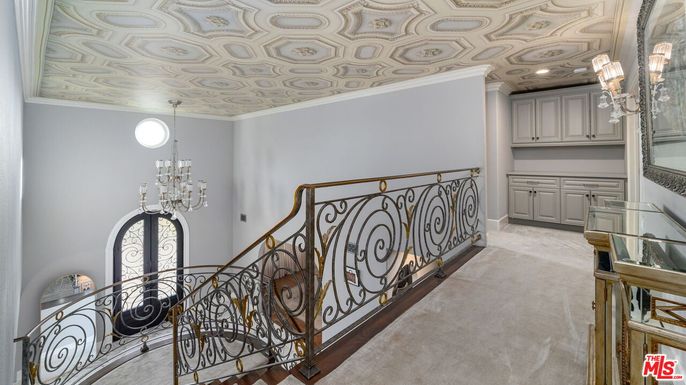 Chandelier, Interior, Pendant Lights
