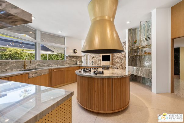 Fireplace, Interior, Kitchen, Recessed Lighting