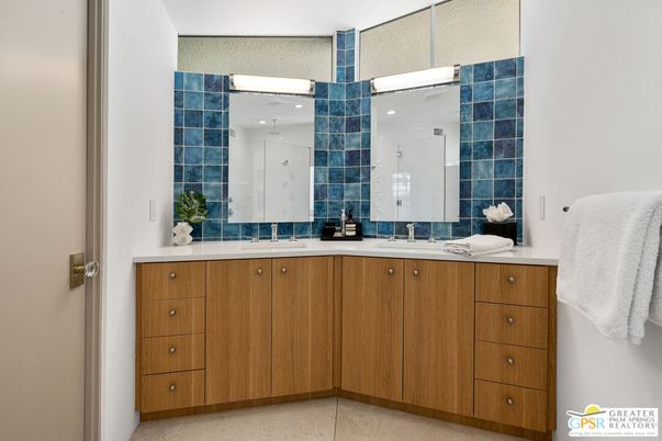 Bathroom, Dual Sink Vanities, Interior