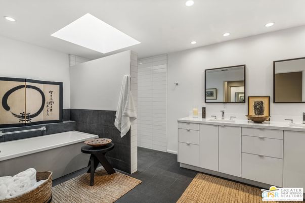 Bathroom, Dual Sink Vanities, Interior, Recessed Lighting