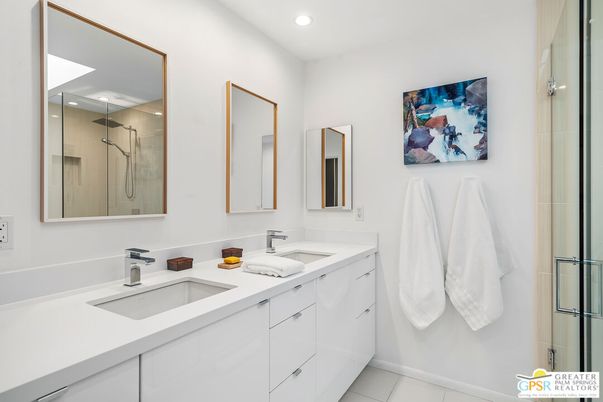 Bathroom, Dual Sink Vanities, Interior, Recessed Lighting