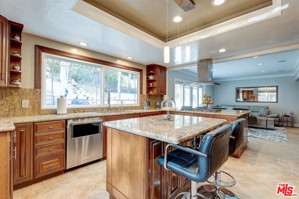 Interior, Kitchen, Living room, Recessed Lighting, Stainless Steel Appliances