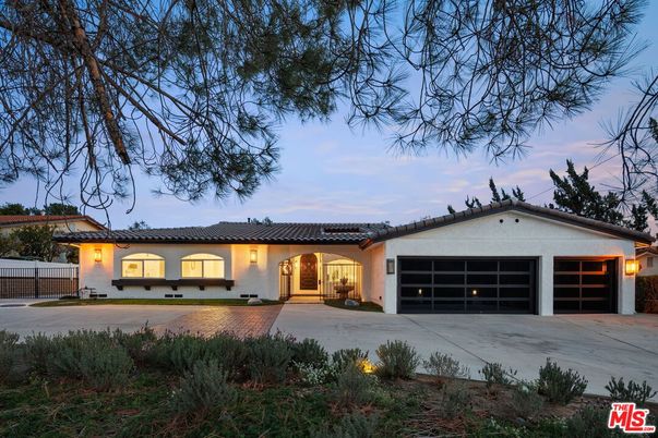 Attached, Exterior, Facade, Spanish Mediterranean