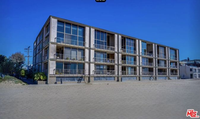 Exterior, Facade, Condo Building