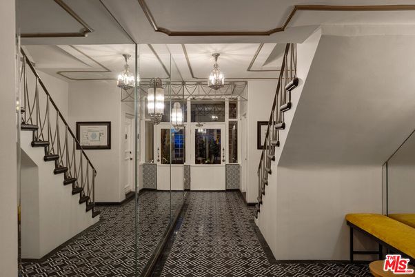 Chandelier, Interior