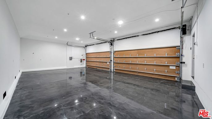 Garage, Interior, Recessed Lighting