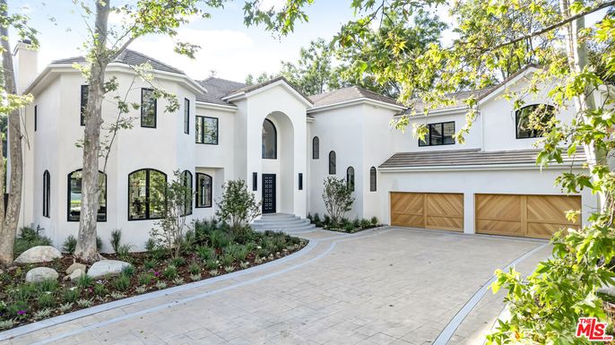 Attached, Exterior, Facade, Spanish Mediterranean