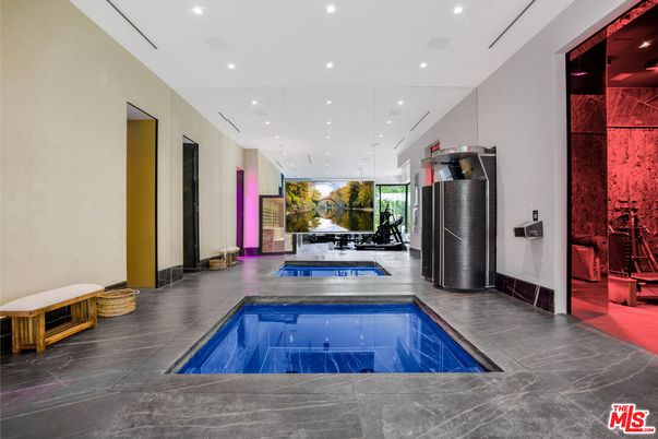 Elevator, Interior, Pool, Recessed Lighting