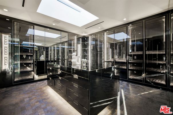 Interior, Recessed Lighting, Walk-in Closets, Wood Texture Flooring
