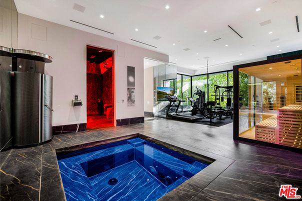 Fitness Equipment, Interior, Recessed Lighting, Sauna Room