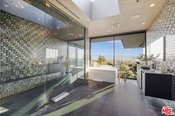 Bathroom, Free Standing Baths, Glass Shower, Interior, Recessed Lighting