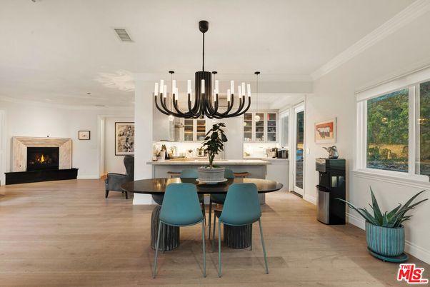 Chandelier, Dining room, Fireplace, Interior, Wood Texture Flooring