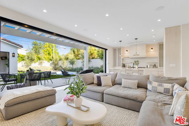 Dining room, Interior, Kitchen, Living room, Pendant Lights, Recessed Lighting