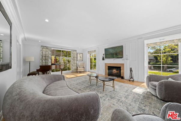 Fireplace, Interior, Living room, Piano, Recessed Lighting, Wood Texture Flooring