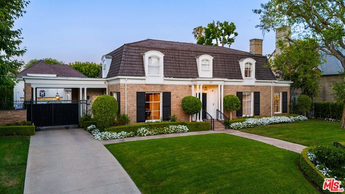 Attached, Exterior, Facade, Brick Facade, French Provincial
