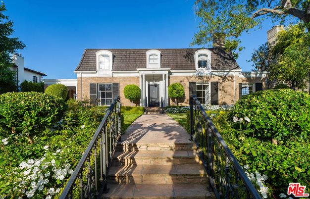 Exterior, Facade, Brick Facade, French Provincial