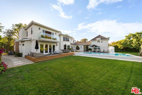 Backyard, Exterior, Pool