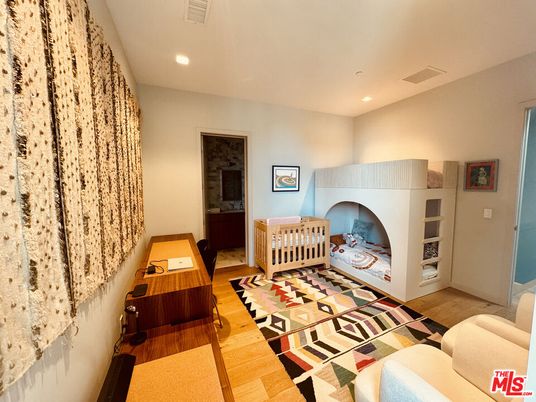 Interior, Piano, Recessed Lighting, Wood Texture Flooring