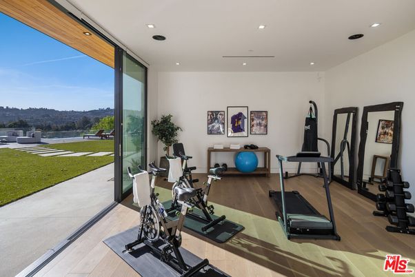 Fitness Equipment, Interior, Recessed Lighting, Wood Texture Flooring