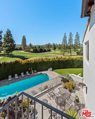 Exterior, Pool, Water