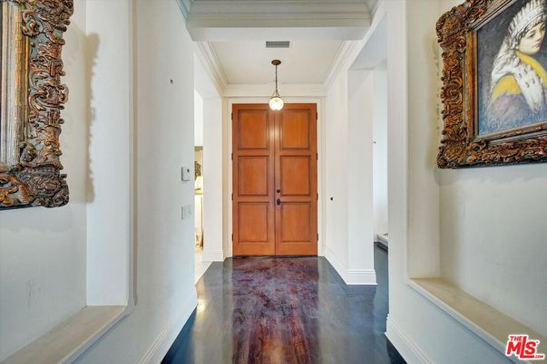 Interior, Pendant Lights, Wood Texture Flooring