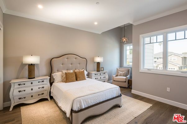 Bedroom, Interior, Pendant Lights, Recessed Lighting, Wood Texture Flooring