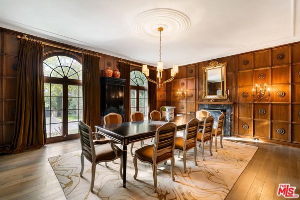 Chandelier, Dining room, Fireplace, Interior, Wood Texture Flooring