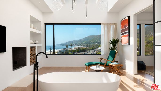 Bathroom, Free Standing Baths, Interior, Recessed Lighting, Wood Texture Flooring