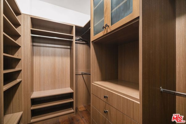 Interior, Walk-in Closets, Wood Texture Flooring