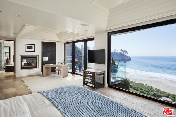 Bedroom, Fireplace, Home Office, Interior, Recessed Lighting, Water