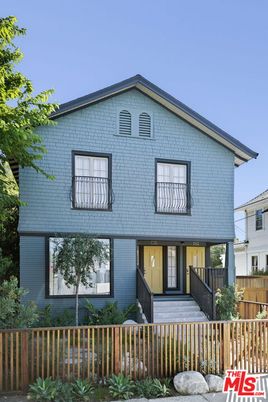 Exterior, Facade, Brick Facade, American Craftsman