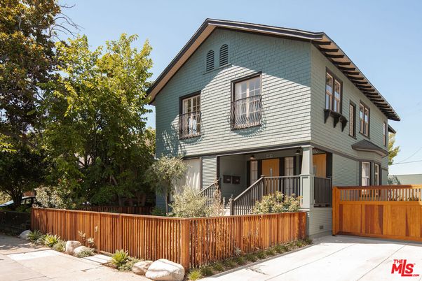 Exterior, Facade, Queen Anne Victorian