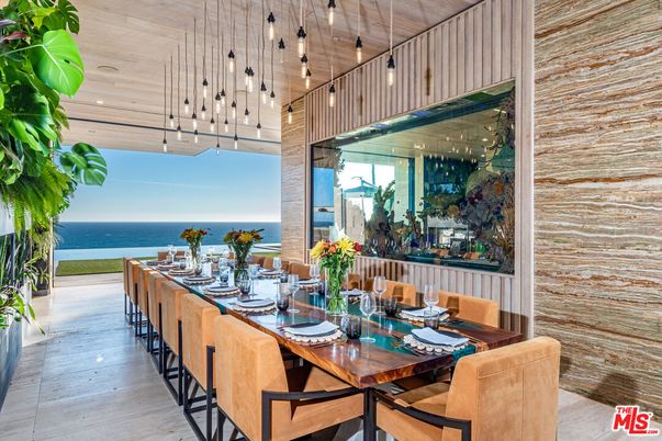 Dining room, Interior, Pendant Lights, Recessed Lighting, Water