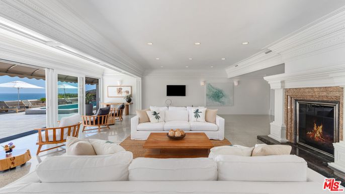 Fireplace, Interior, Living room, Recessed Lighting, Water