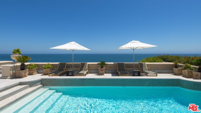 Exterior, Pool, Water