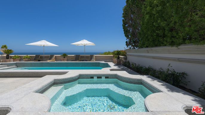 Exterior, Pool, Water