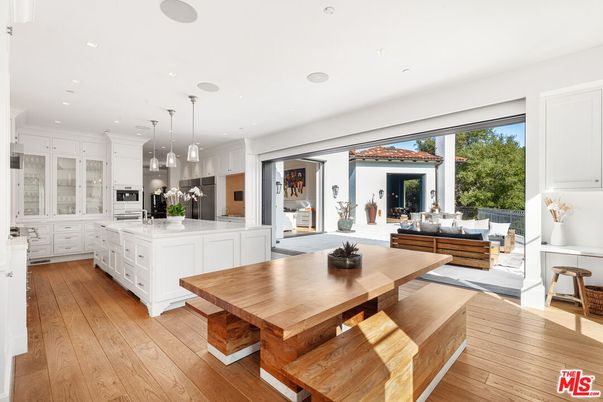 Dining room, Interior, Kitchen, Living room, Pendant Lights, Recessed Lighting, Stainless Steel Appliances, Wood Texture Flooring