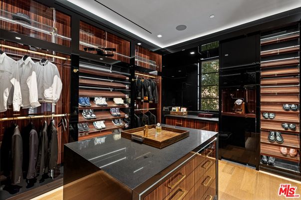 Interior, Recessed Lighting, Walk-in Closets, Wood Texture Flooring