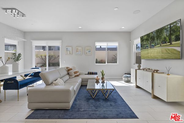 Dining room, Interior, Living room, Recessed Lighting