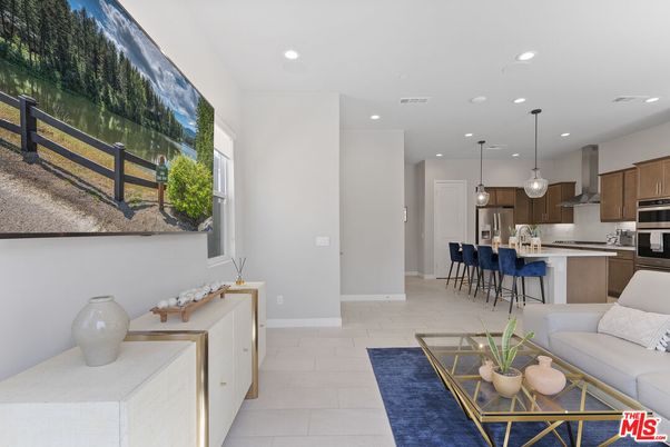 Interior, Kitchen, Living room, Pendant Lights, Recessed Lighting, Stainless Steel Appliances