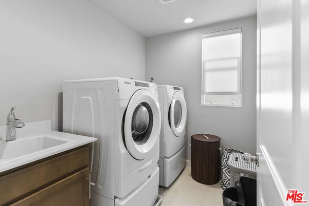 Interior, Recessed Lighting, Washer