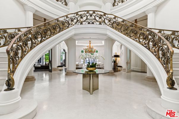 Chandelier, Interior