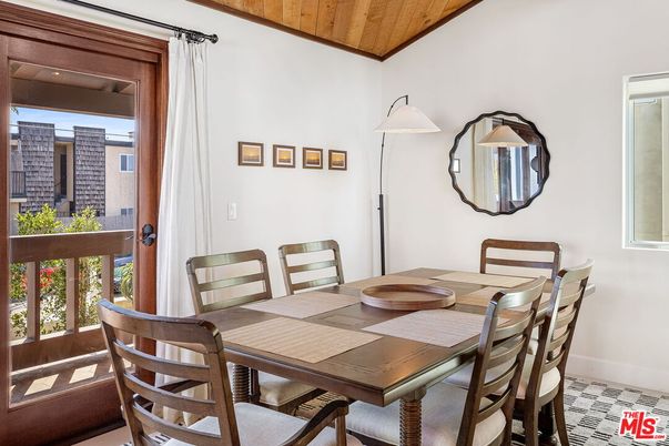 Dining room, Interior
