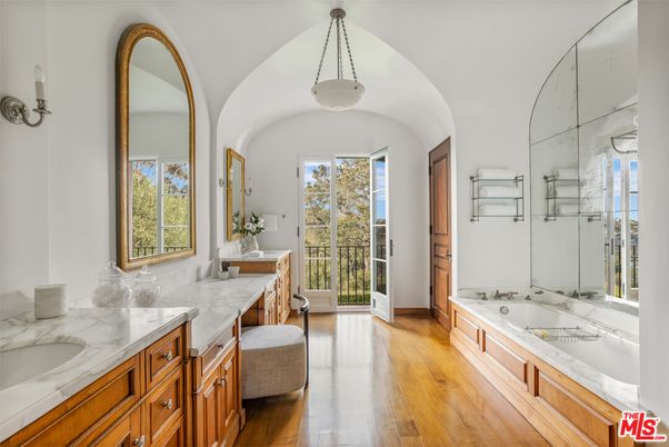 Bathroom, Dual Sink Vanities, Interior, Pendant Lights, Wood Texture Flooring