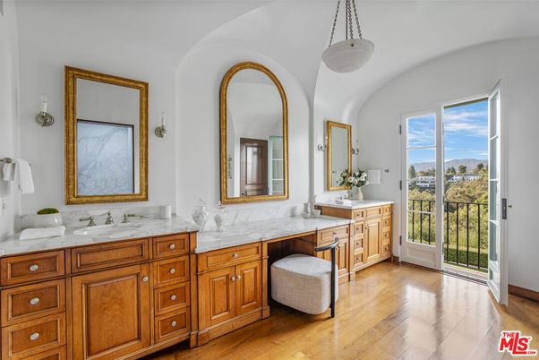 Bathroom, Dual Sink Vanities, Interior, Pendant Lights, Wood Texture Flooring